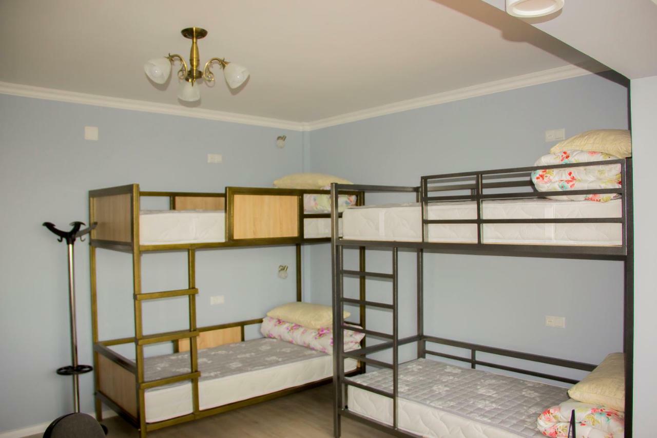 Hostel - Guest House Meyman Алмати Екстер'єр фото